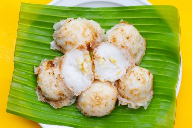 Khanom Krok, Tayland hindistan cevizi sütü tatlısı. Hindistan cevizli pirinç krepi.