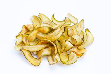 Kabuklu yeşil muz cipsi.