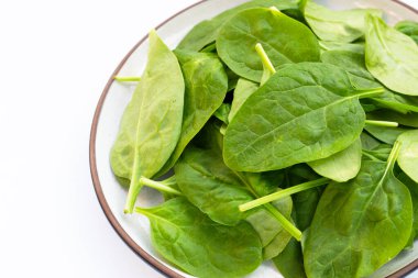 Ispanak yaprakları. Son derece besin değeri yüksek sebzeler