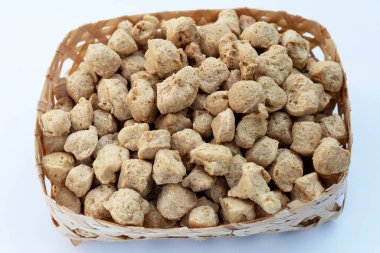 Beyaz zemin üzerinde desenli soya proteini.