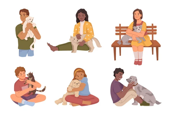 Дети с домашними животными, обнимающие собаки и кошки вектор — стоковый вектор