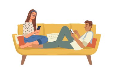 Kanepede oturan, akıllı telefonlarda oynayan, haber okuyan, sohbet eden ya da video izleyen bir çift. Ailede telefon ve internet eklentisi. Çizgi film tarzında vektör