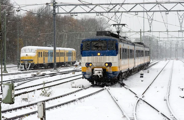 Trem na neve — Fotografia de Stock