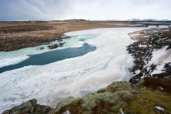 Wilder Fluss in Island — Stockfoto