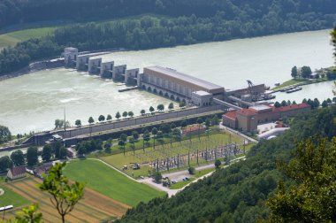 donau içinde güç istasyonu ile yıkamak