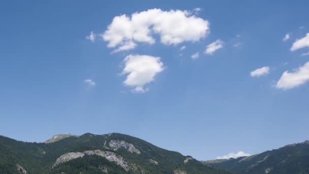 Giri di nuvole nel tempo in austria — Video Stock