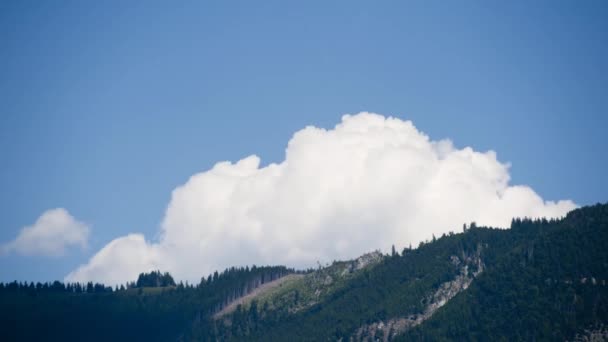 Giri di nuvole nel tempo in austria — Video Stock
