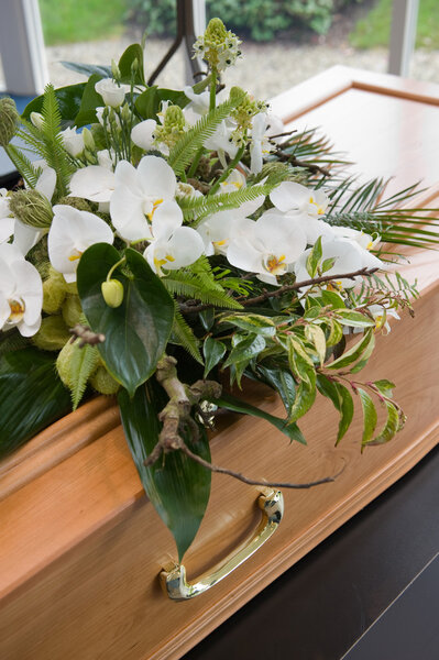 Гроб в мраморе
