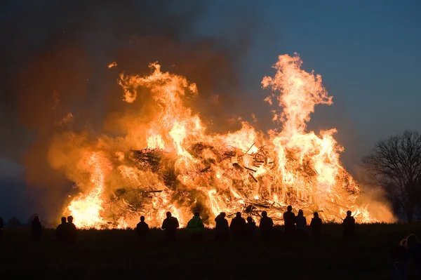 Huge bonfire with easter — Stock Photo, Image