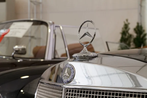 Mercedes-benz 220se kabriolet, vintage auta — Stock fotografie