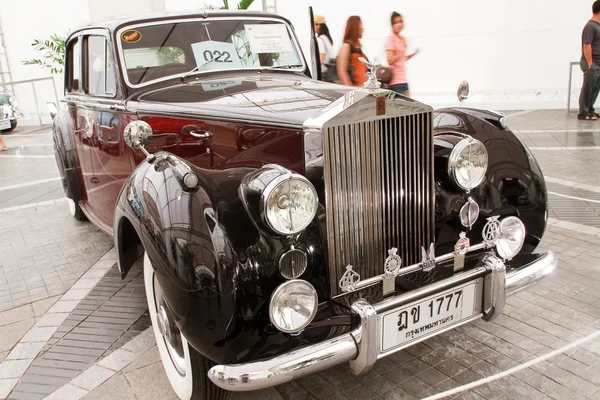 Rolls-Royce Silver Dawn 2,997 куб. см, урожай автомобілів — стокове фото