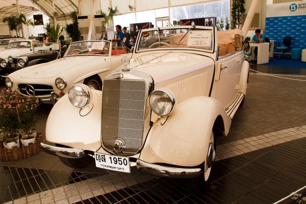 Mercedes-Benz 170V (OTP), carros antigos — Fotografia de Stock