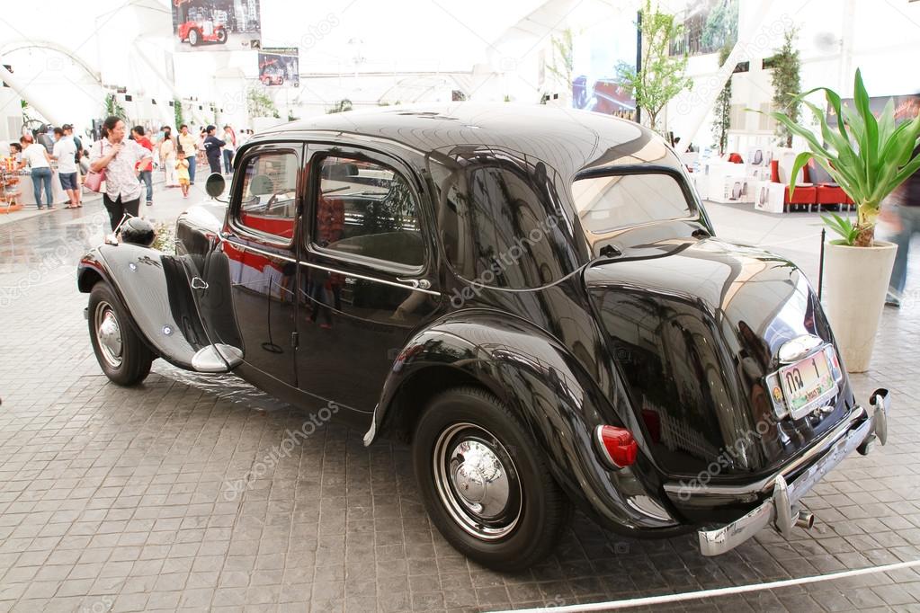 Citroen 11cv 1953 Jahr, Oldtimer — Redaktionelles Stockfoto