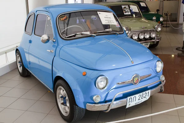 Fiat nuova 500, veteranbilar — Stockfoto