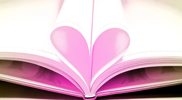 Book page in heart shape — Stock Photo, Image