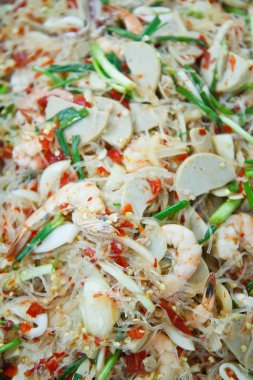 Tay şehriye salatası