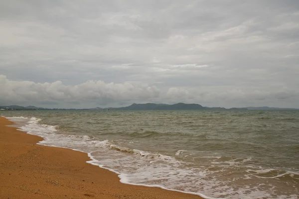 Onda do mar sobre areia — Fotografia de Stock