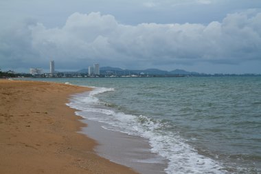 dalga deniz kum üzerinde