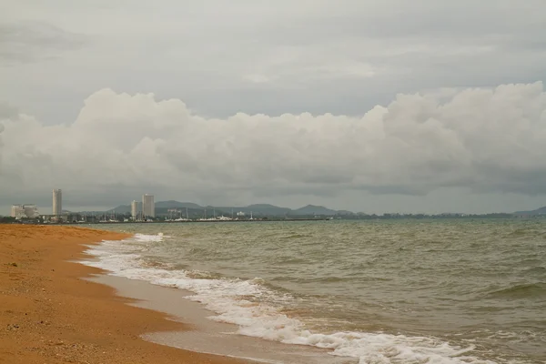 Onda do mar sobre areia — Fotografia de Stock