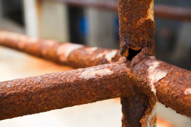 paslı çelik borular.