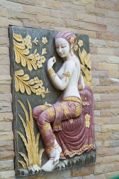 Thaise oude stenen beeldhouwwerk — Stockfoto