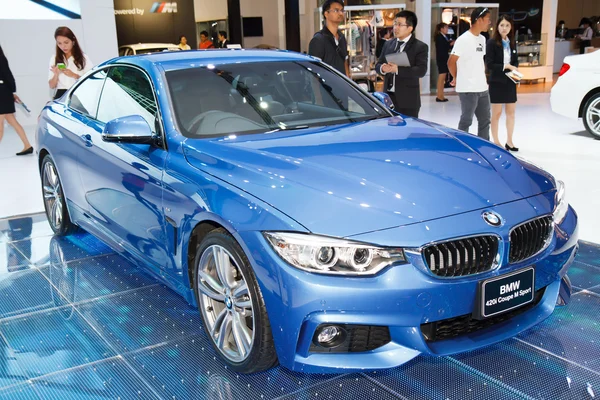 Warszawa - 30 marca: sport m coupe bmw 420i na targach — Zdjęcie stockowe