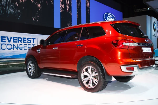 Bangkok - 30 maart: ford everest 4wd tentoongesteld in de 35e bang — Stockfoto