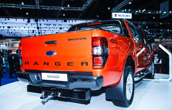 Bangkok thailand-maart 30: ford ranger weergegeven op het podium van th — Stockfoto