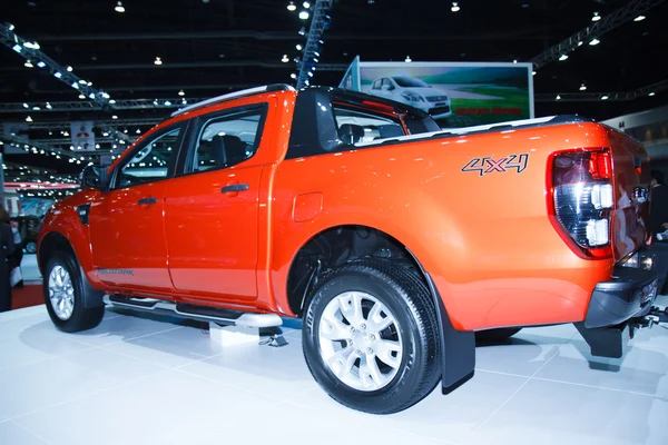 BANGKOK TAILANDIA-MARZO 30: Ford Ranger exhibido en el escenario en Th —  Fotos de Stock