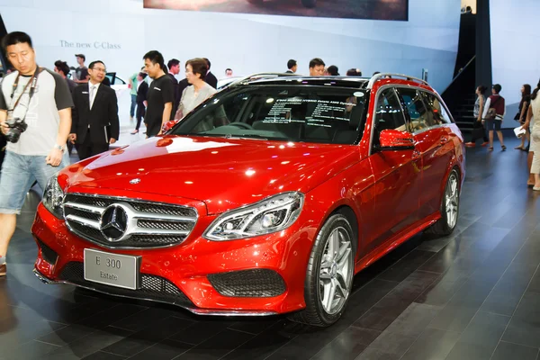 BANGKOK - MARCH 30: Mercedes-Benz E 300 Estate car on display at — Stock Photo, Image