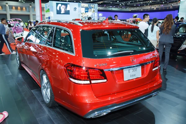 BANGKOK - MARCH 30: Mercedes-Benz E 300 Estate car on display at — Stock Photo, Image