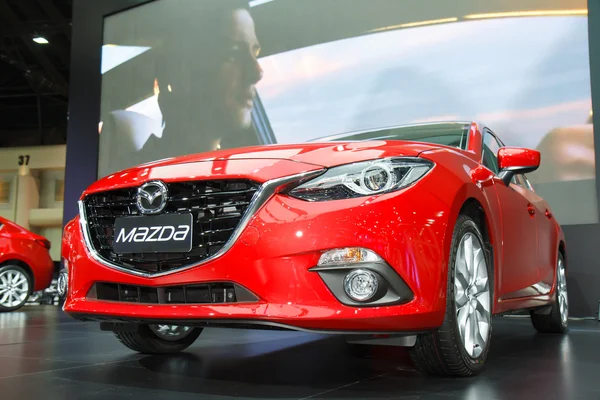 Μπανγκόκ - 30 Μαρτίου: αυτοκίνητο mazda 3 στο εμφανίζεται κατά την 35η Μπανγκόκ μου — Φωτογραφία Αρχείου