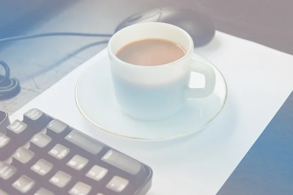 Taza de café y computadora —  Fotos de Stock