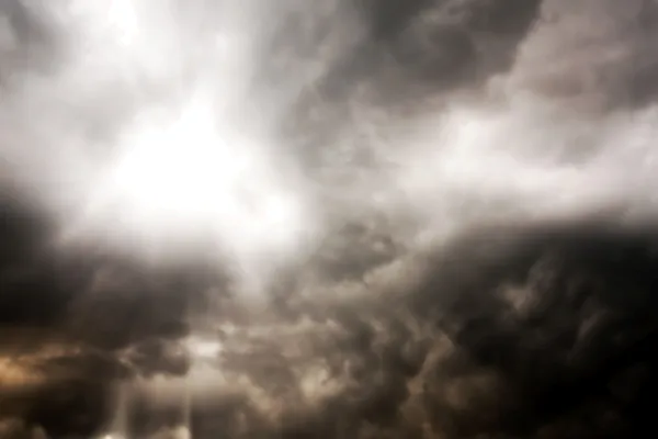 Dark clouds on rainy days. — Stock Photo, Image