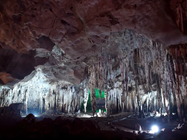 Cueva de Tham Khao Bin —  Fotos de Stock
