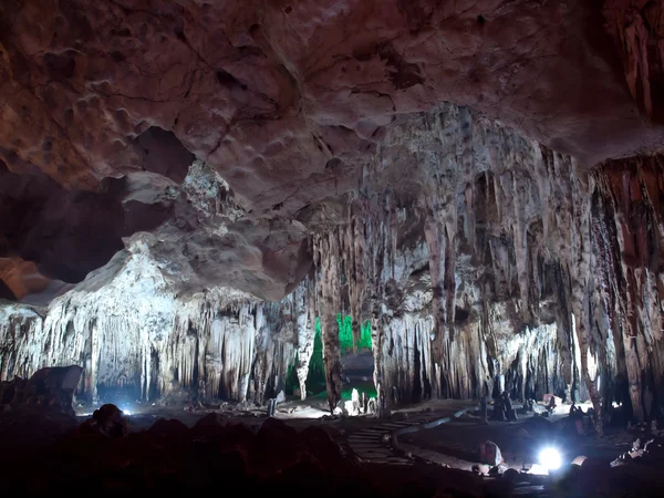 Tham cáqui bin caverna — Fotografia de Stock