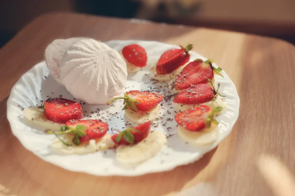 草莓甜点 — 图库照片