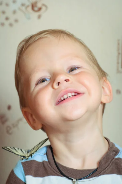 Portret van de emotionele jongen — Stockfoto