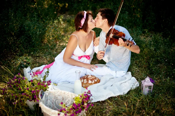 Musician and a girl — Stock Photo, Image