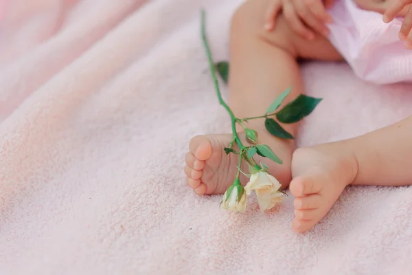 足の幼児 — ストック写真