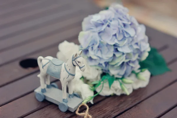 Ramo de boda púrpura — Foto de Stock