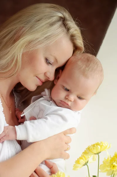 Mãe e bebê — Fotografia de Stock