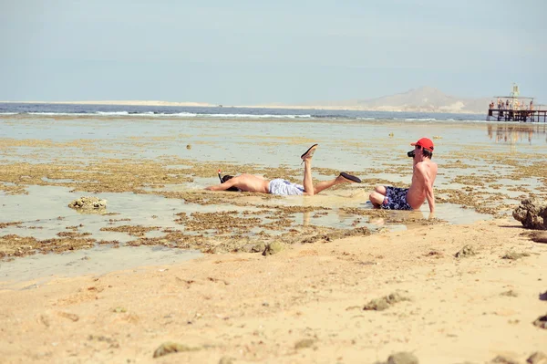 Slappna av på stranden — Stockfoto