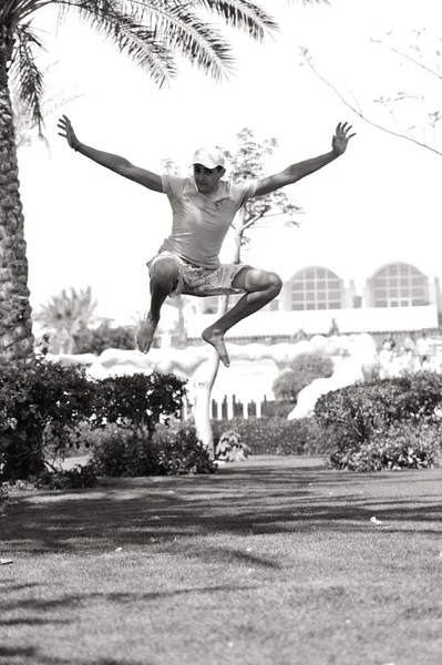 점프에 남자 — 스톡 사진