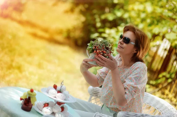 Çilek piknik — Stok fotoğraf