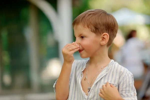 Niedlicher Junge — Stockfoto