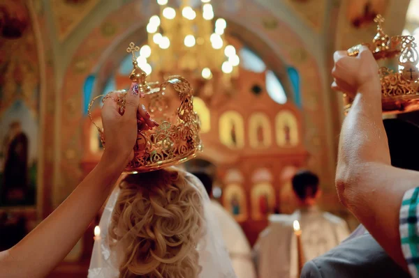 Церква весілля корони — стокове фото
