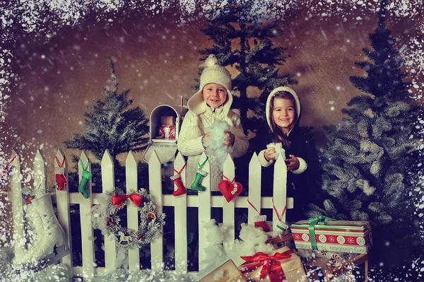 Kinderen en Kerst verhaal — Stockfoto