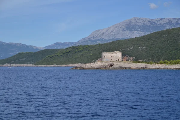 Berge und Meer — Stockfoto