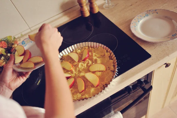 Matlagning äppelpaj — Stockfoto